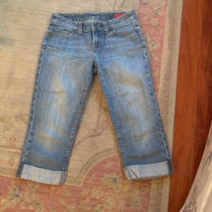 X2 By Express Jeans Mid Wash Capri Cuffed EUC